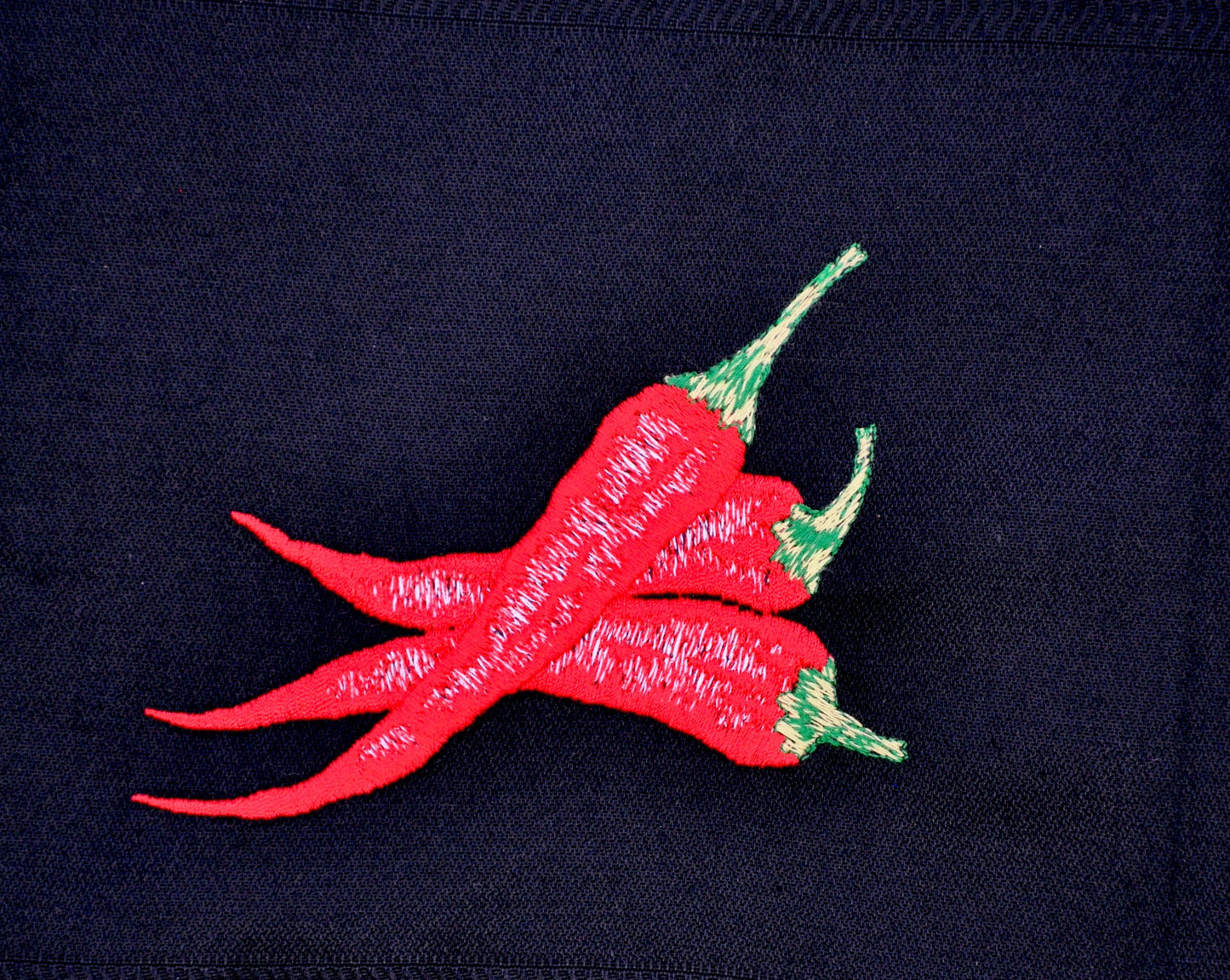 Geschirrtuch „Chili" handbestickt