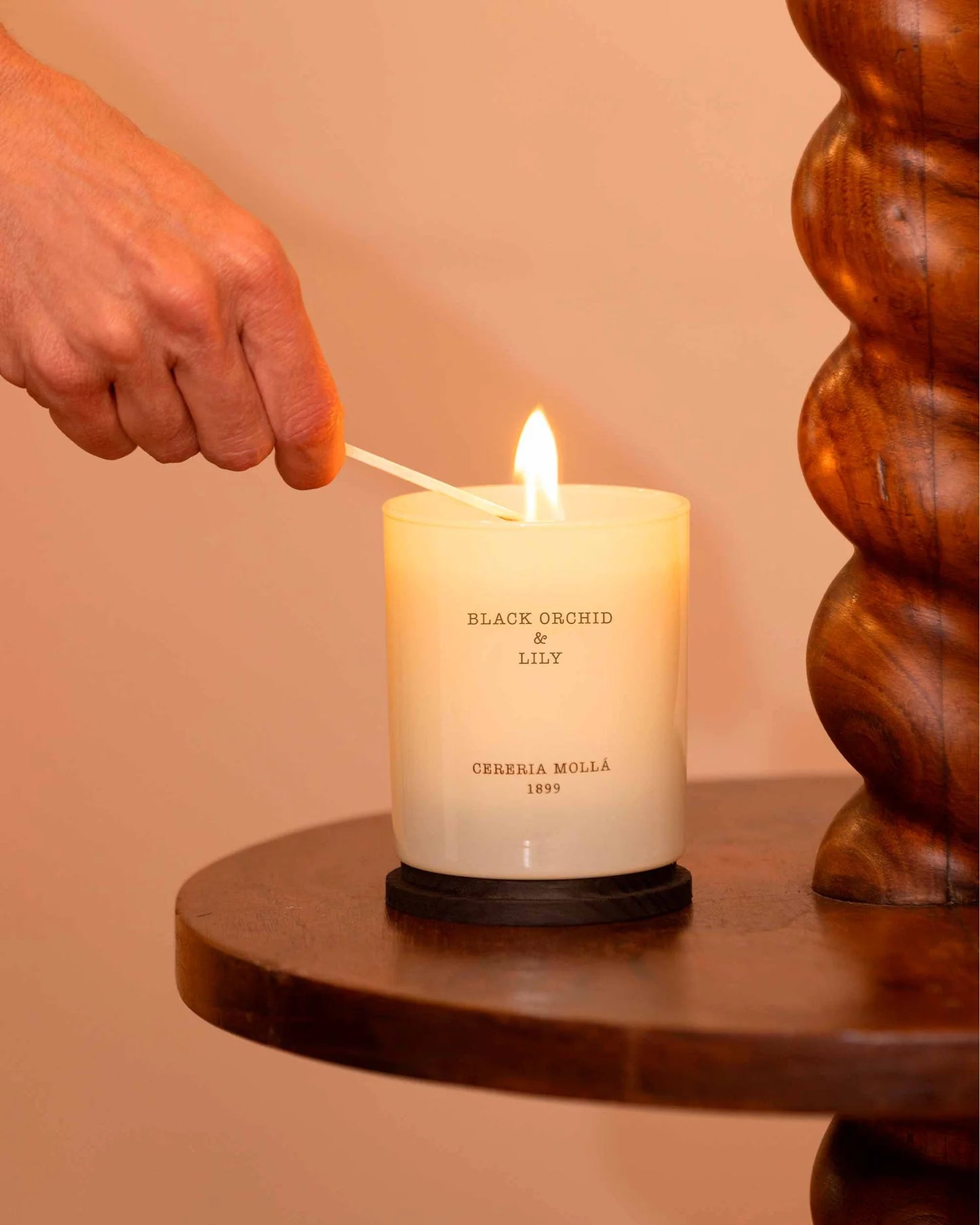 Duftkerze Black Orchid & Lily Cereria Mollà – Seitenansicht