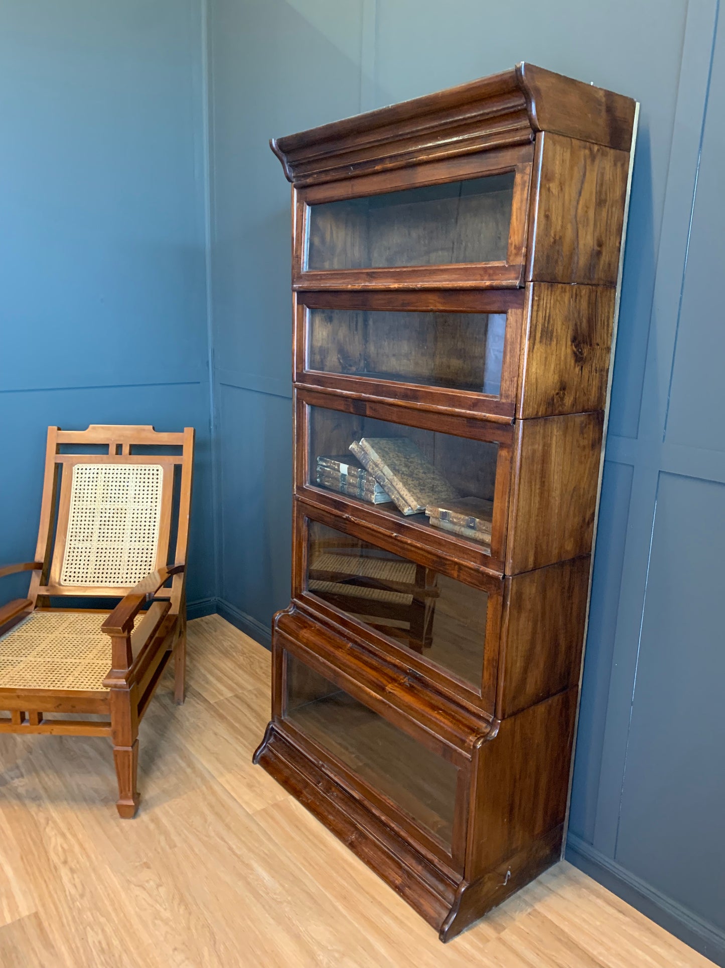 Bücherregal Globe Wernicke