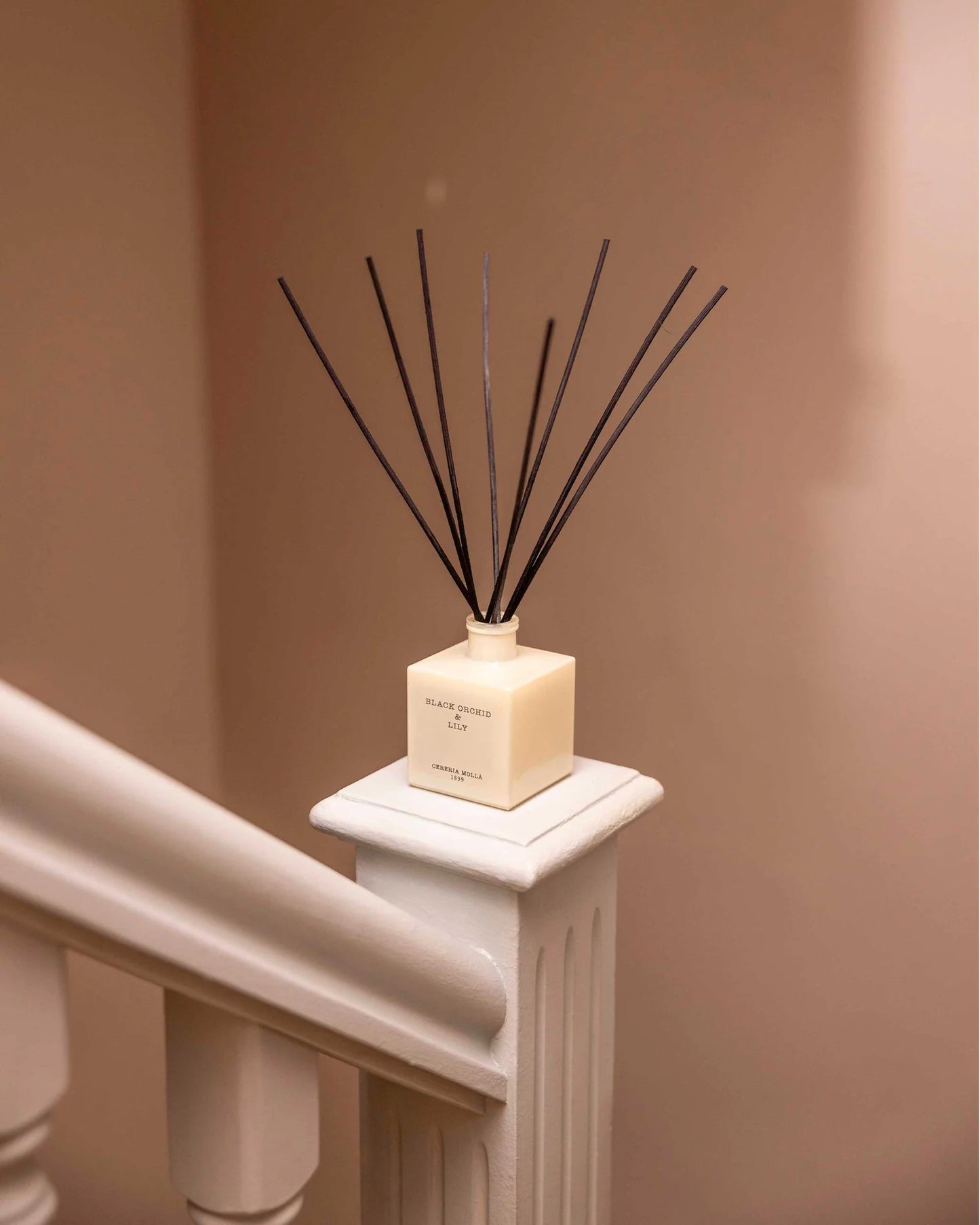 Diffuser Black Orchid & Lily Cereria Mollà – Etikett Nahaufnahme